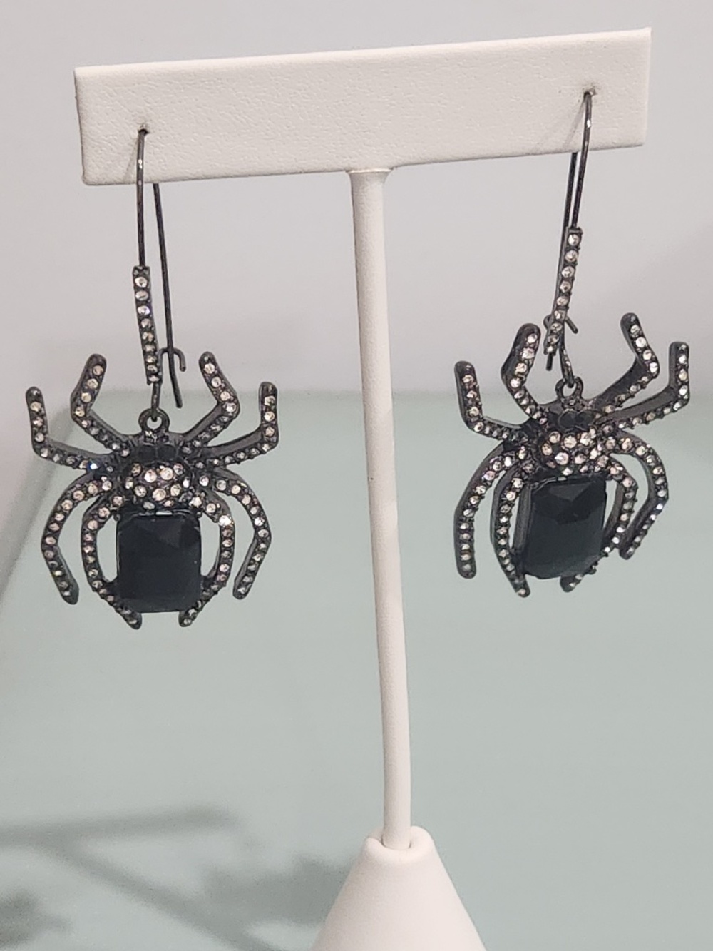 Betsey Johnson Spooky Halloween Earrings Black Crystal Spider Shepherd Hook NIB